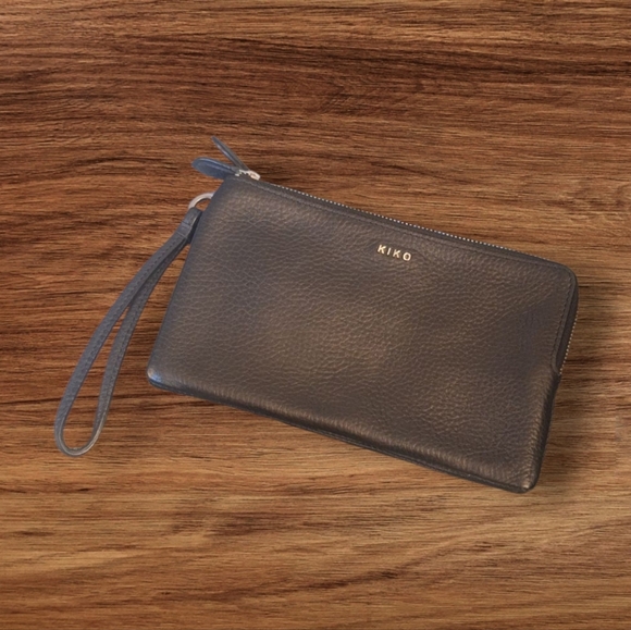 Kiko Handbags - Kiko Womens Black Leather Wristlet NWOT